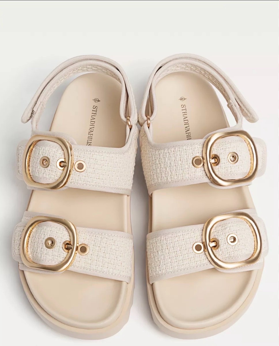 Sandales Stradivarius beige & doré – Comme neuves