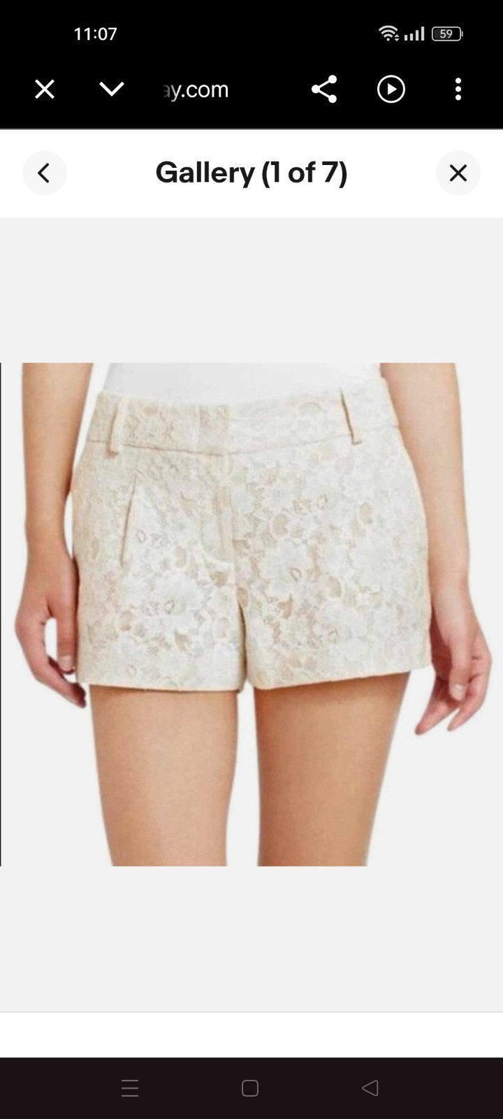Short en dentelle florale