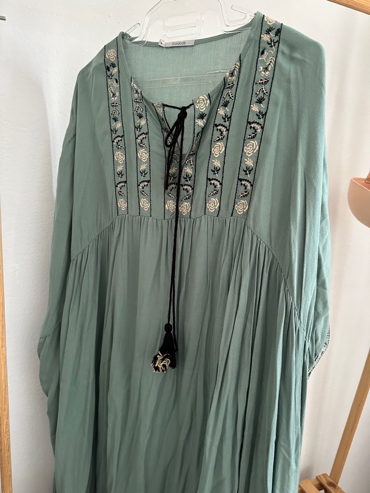 Robe verte typique en coton