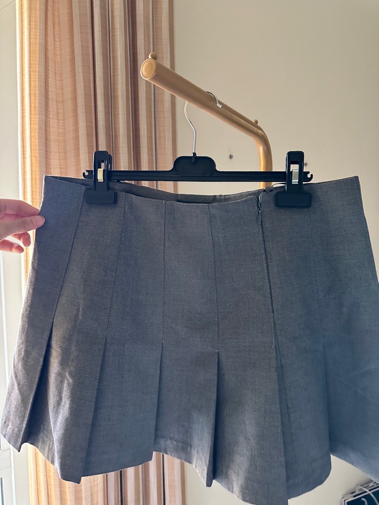 Zara mini jupe en gris 