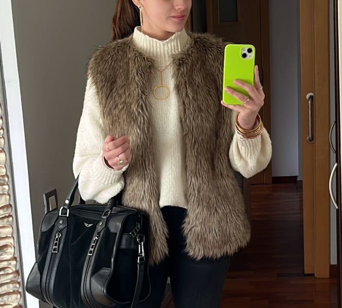 Une veste forrure 