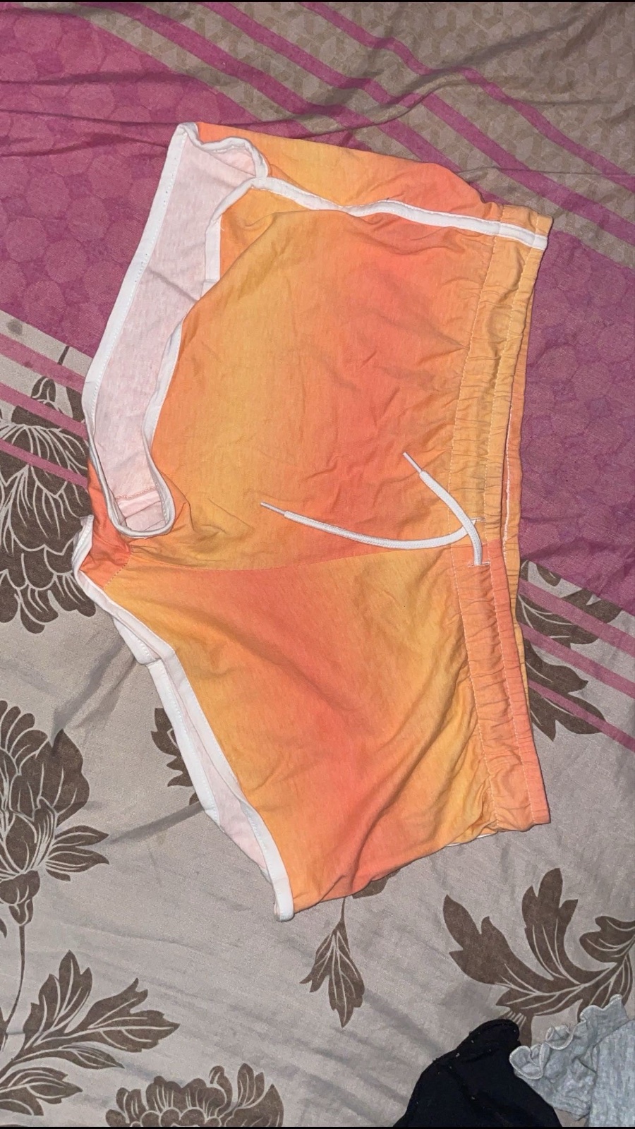 Short orange 