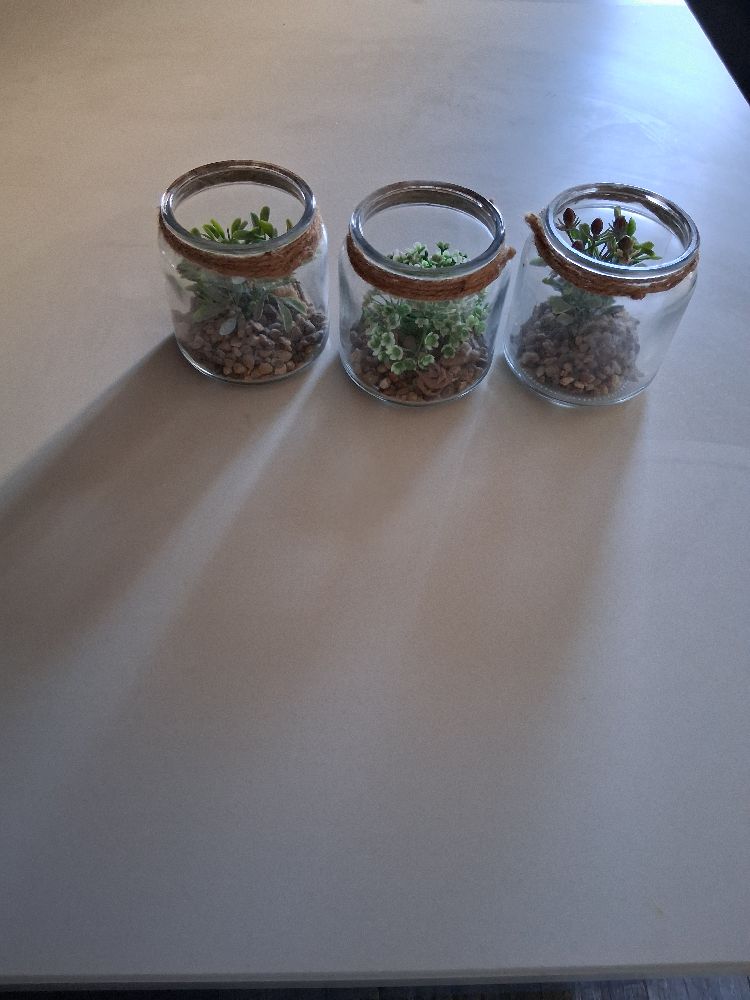 Lot de trois éléments de décoration 