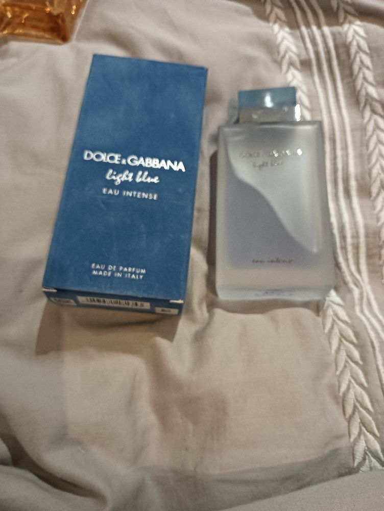 Light blue eau de parfum intense de chez dolce Gabbana 