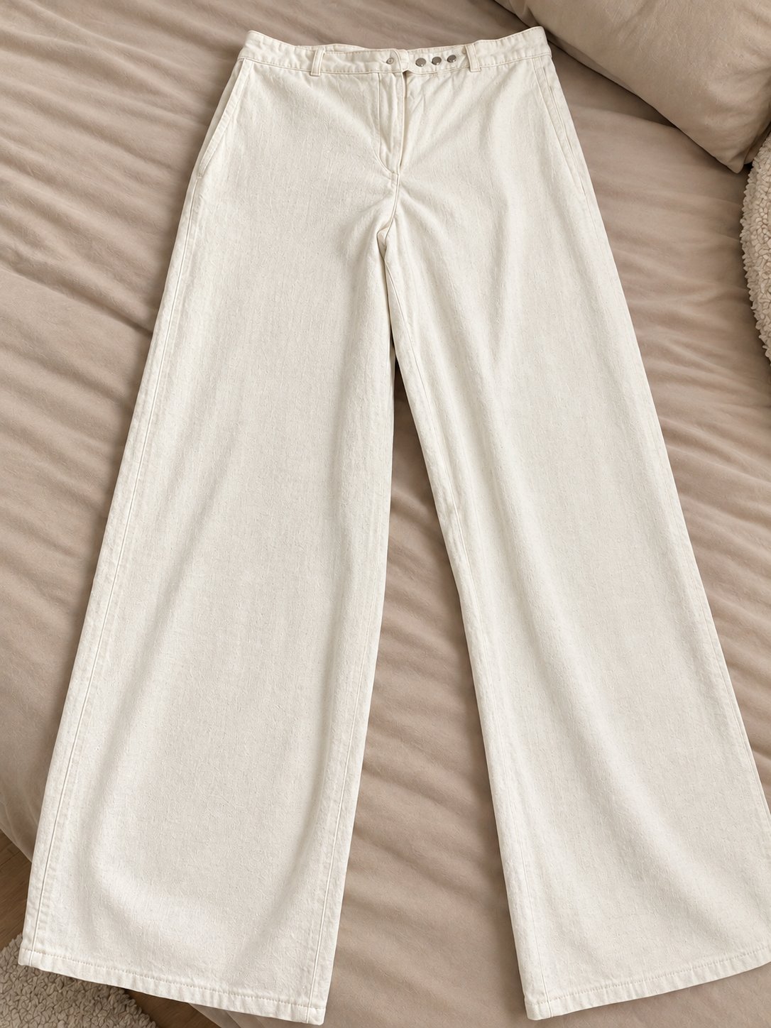 Pantalon large écru en tissu denim