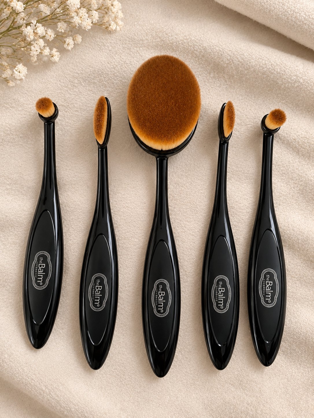 Set de 5 pinceaux ovales de maquillage theBalm