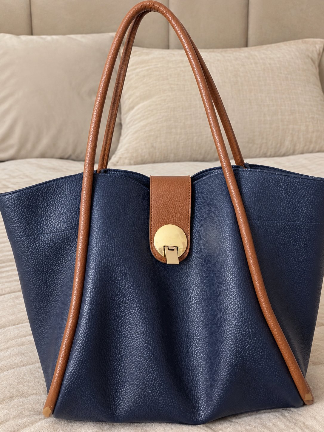 Sac à main femme bleu marine et marron élégant