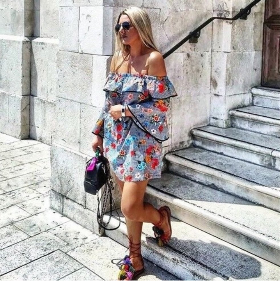 Zara Minie Robe à Carreaux Fleuris et à épaules Dénudées M/L