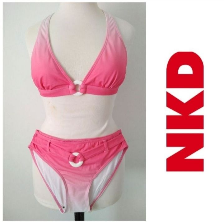 Bikini Triangle 40