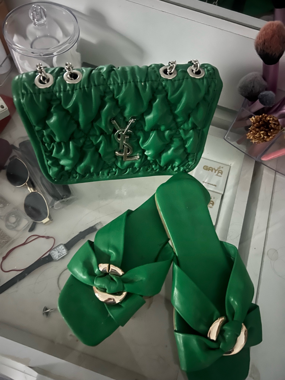Claquettes & sac a main
