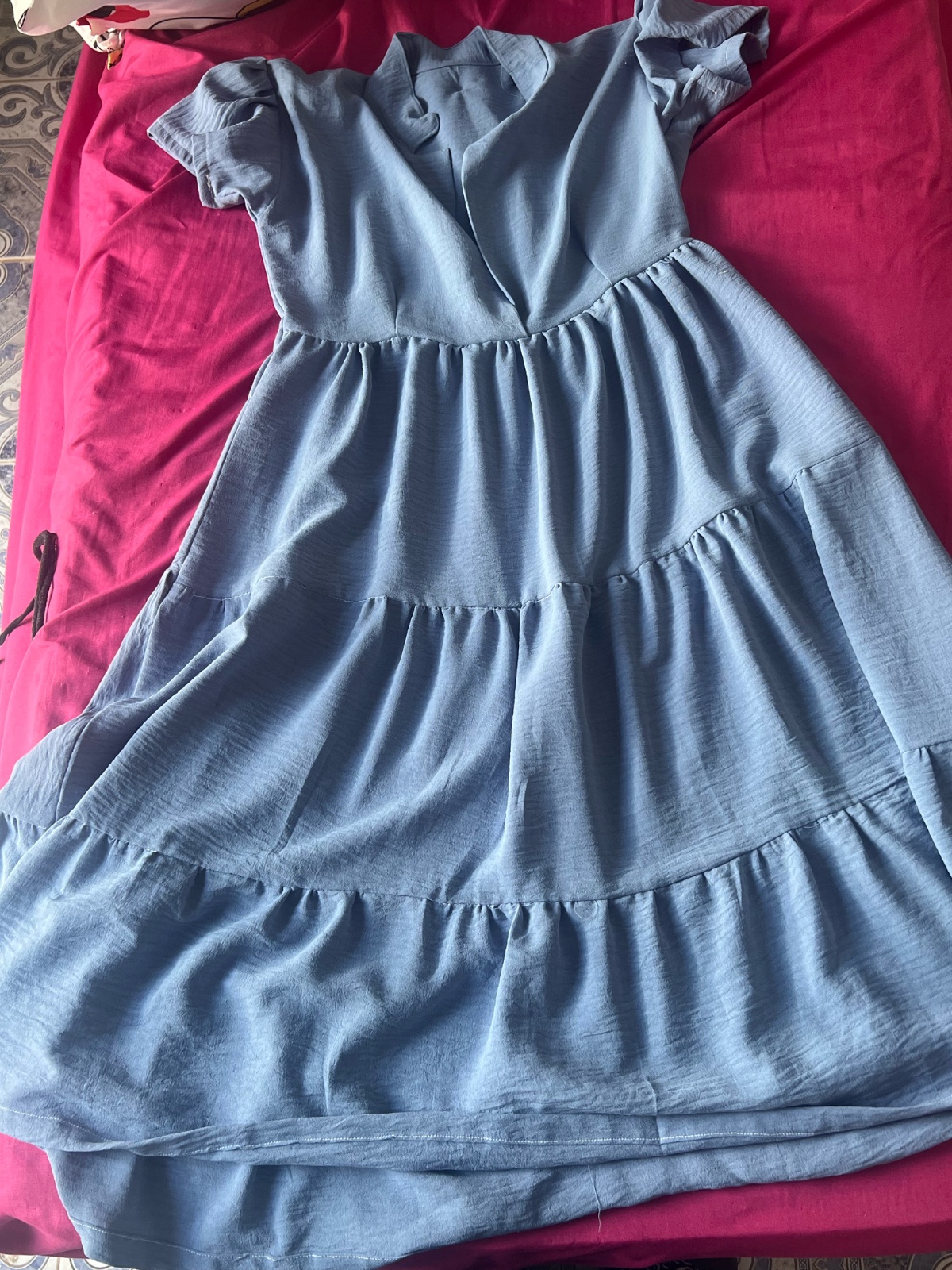 Robe bleuu. 