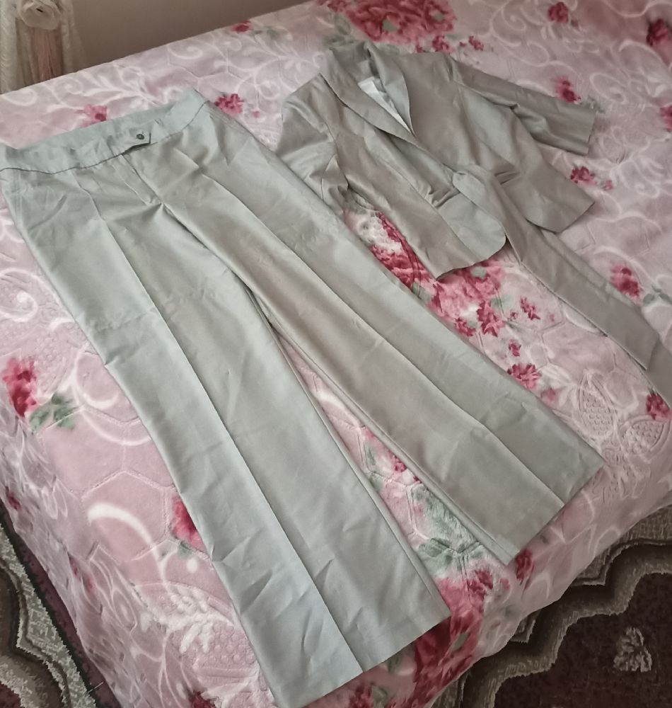 Ensemble posé pour femme de haut qualité , de la taille M ilabes zeda L