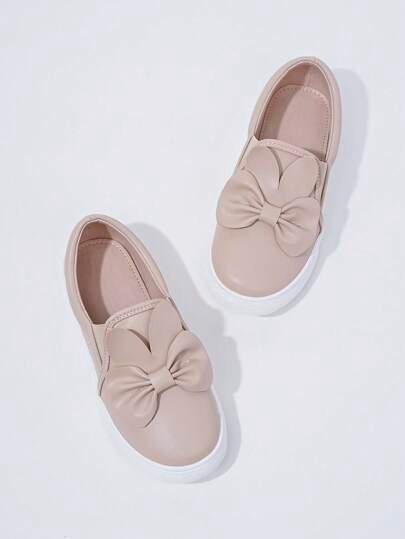 Basket fille pointure 28 de la marque shein 