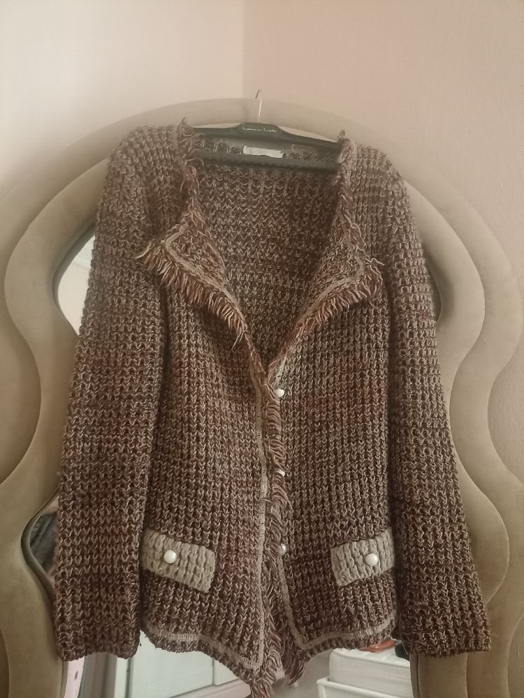 Cardigan en laine tendance très chic tlabes  taille s/m