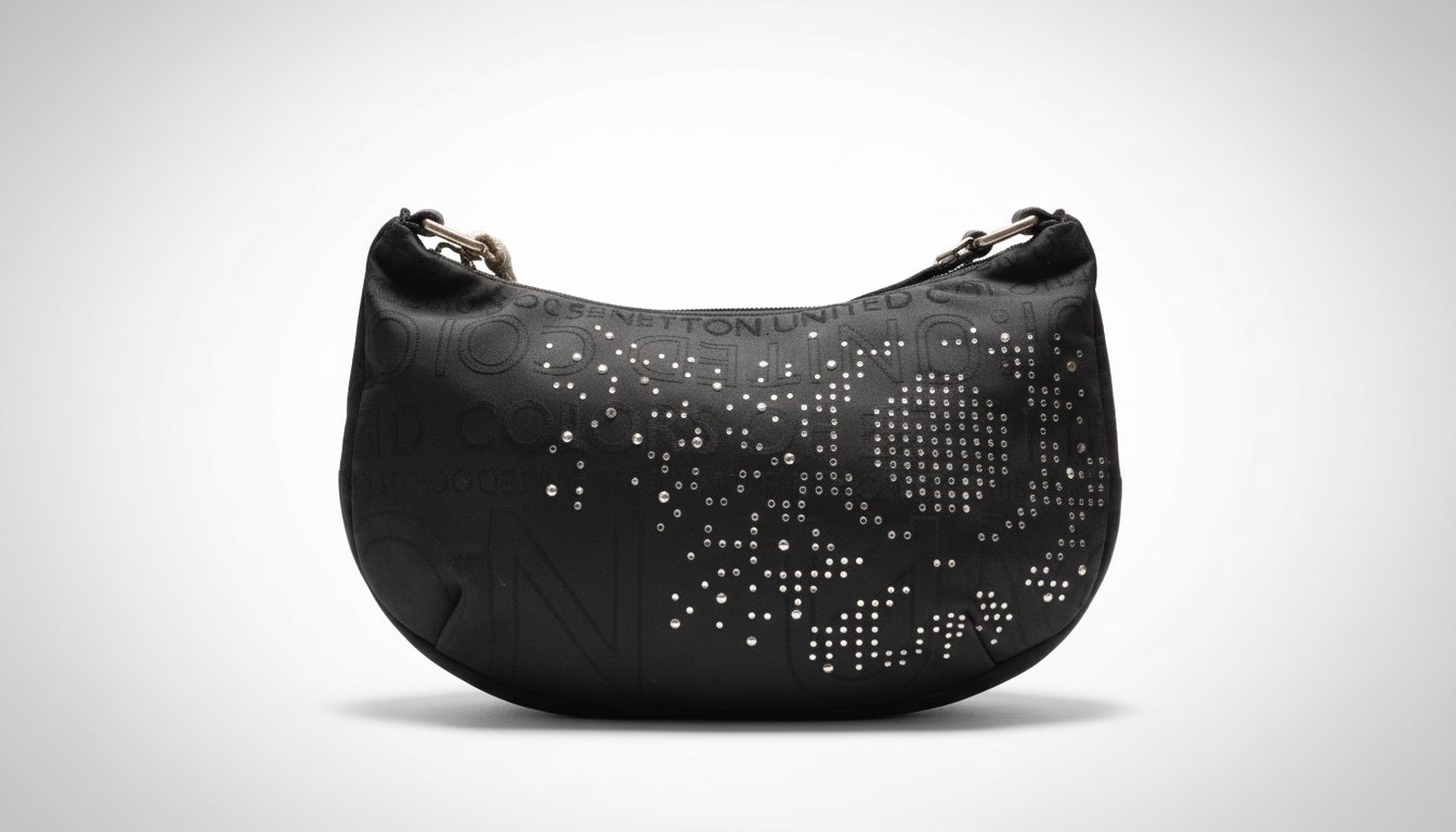 Petit bandoulière en noir en tissu matelassé 
