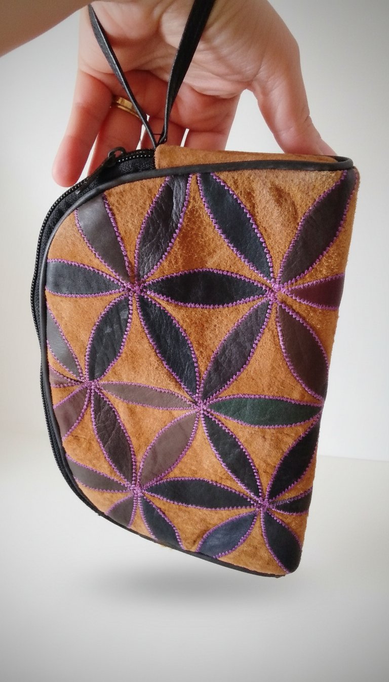 Tres magnifique pochette tissu d'Ain 
