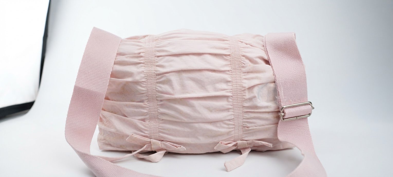 Une bandoulière rosé tres tendance jamais porté avec étiquette la marque Primark 