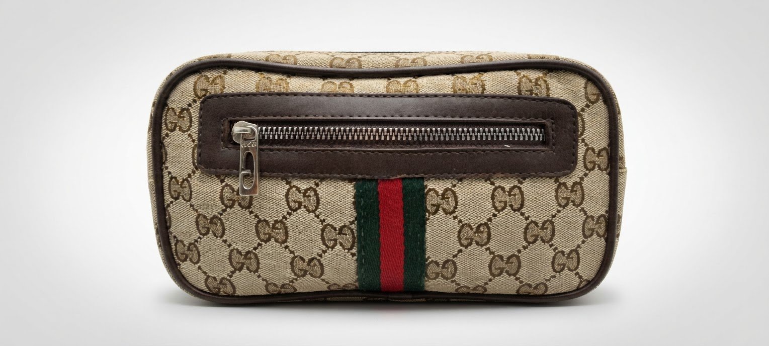 Très jolie banana la marque gucci made in Italy 