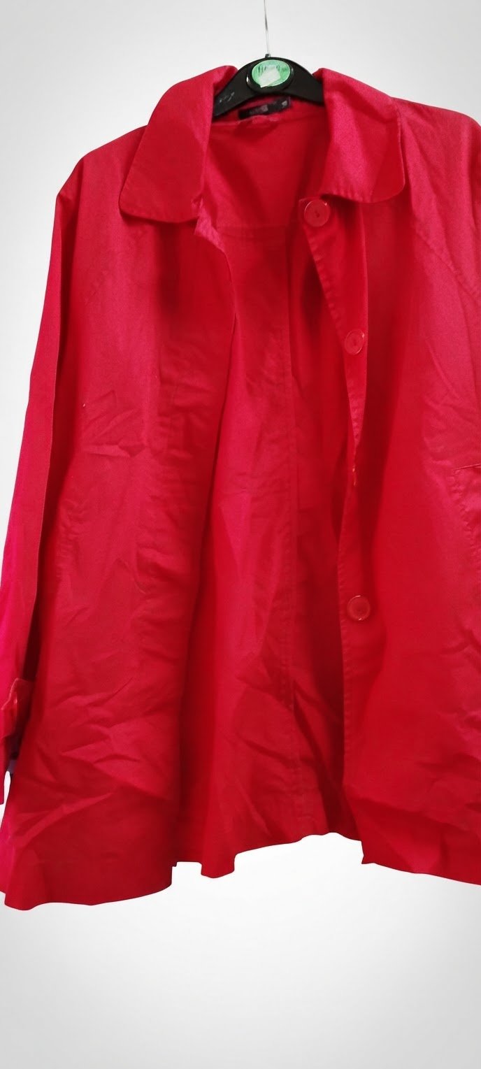 Manteau rouge la marque autre ton