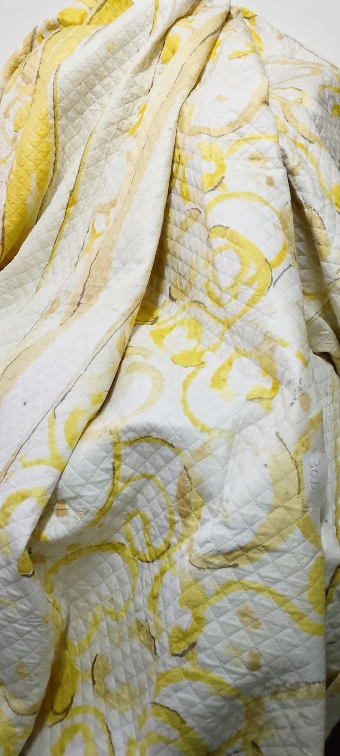 C est une très jolie couvre lit avec des couleur 170/2'55s très vive 