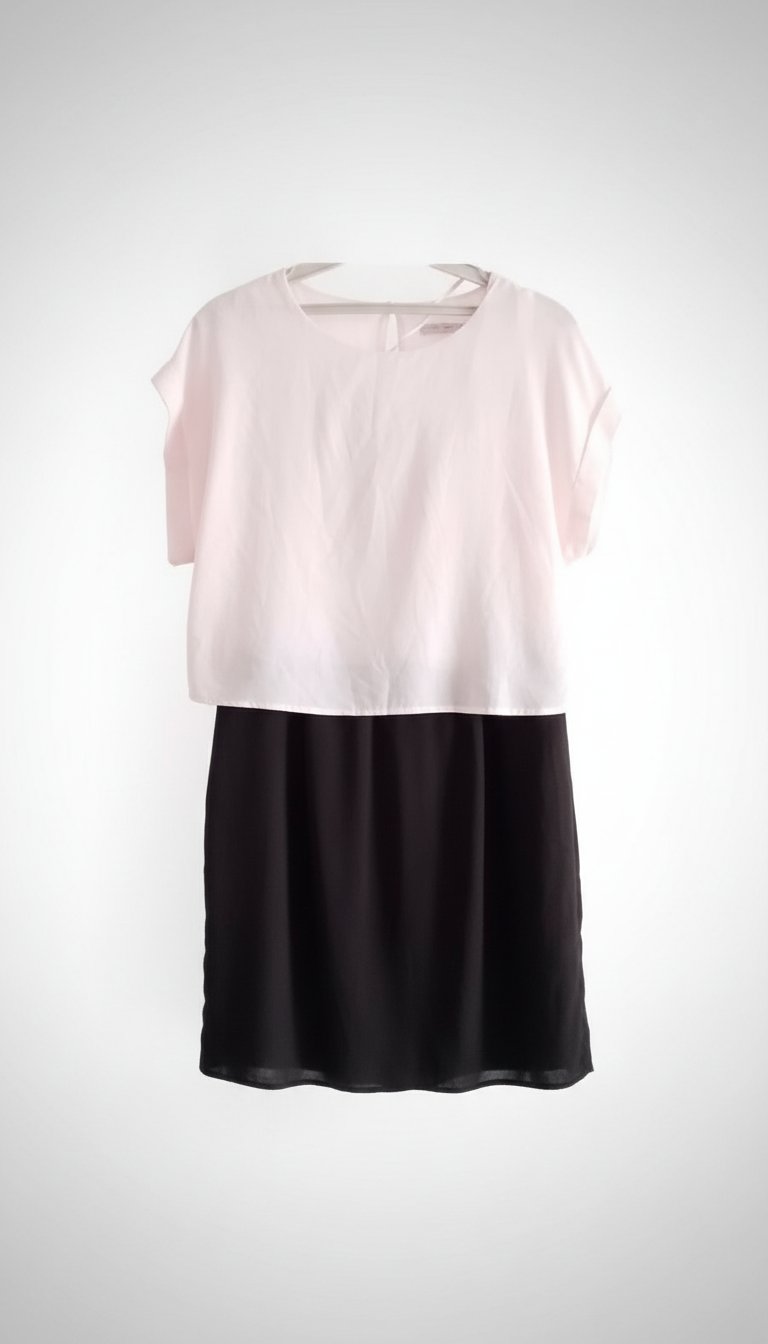 Une jolie robe avec double avec doublure la marque urban