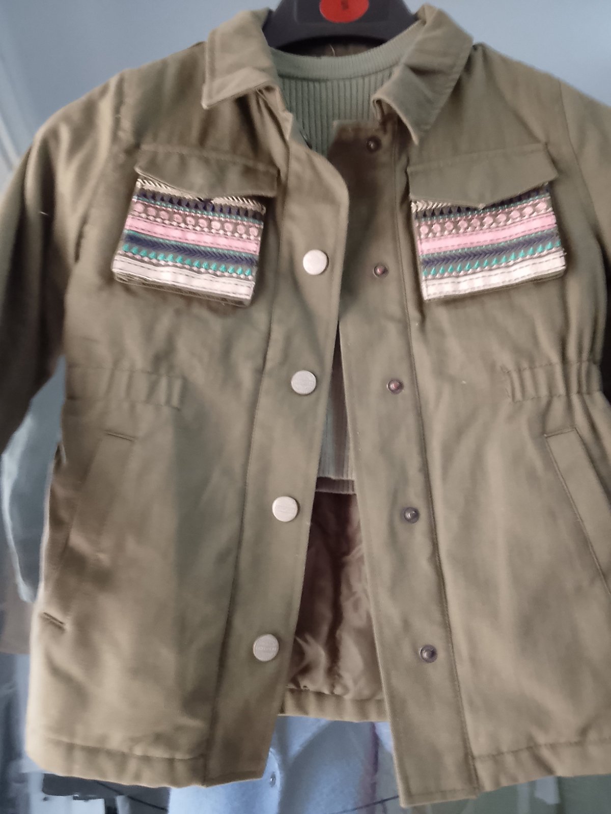 Manteau vert militaire + pull 