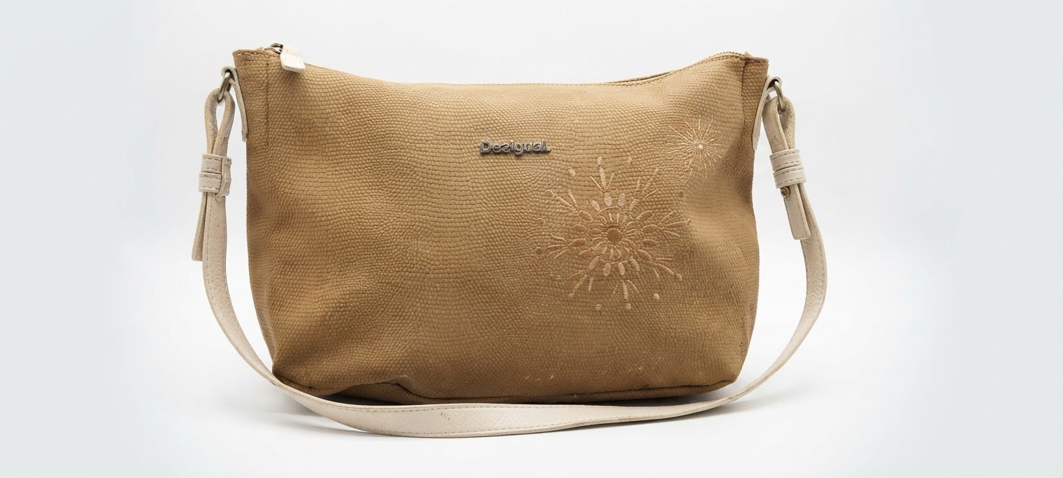 Sac bandoulière très jolie la marque Desigual 