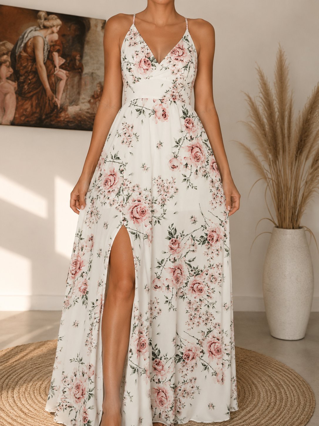 Robe blanche avec des fleurs roses 