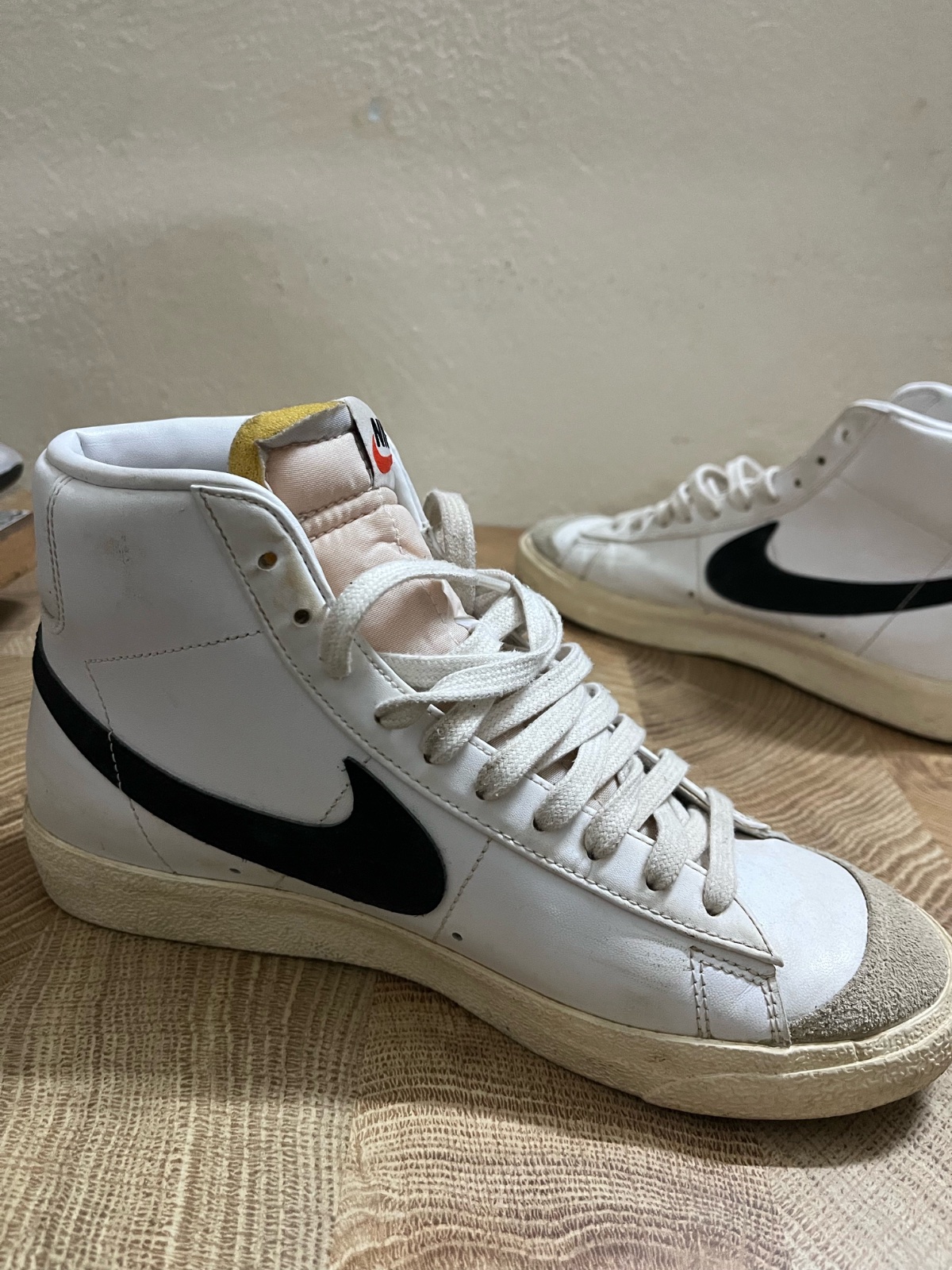 Nike Blazer Mid blanche et noire – Taille 42