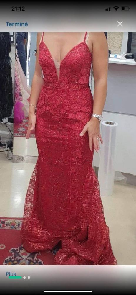 Jolie robe longue rouge