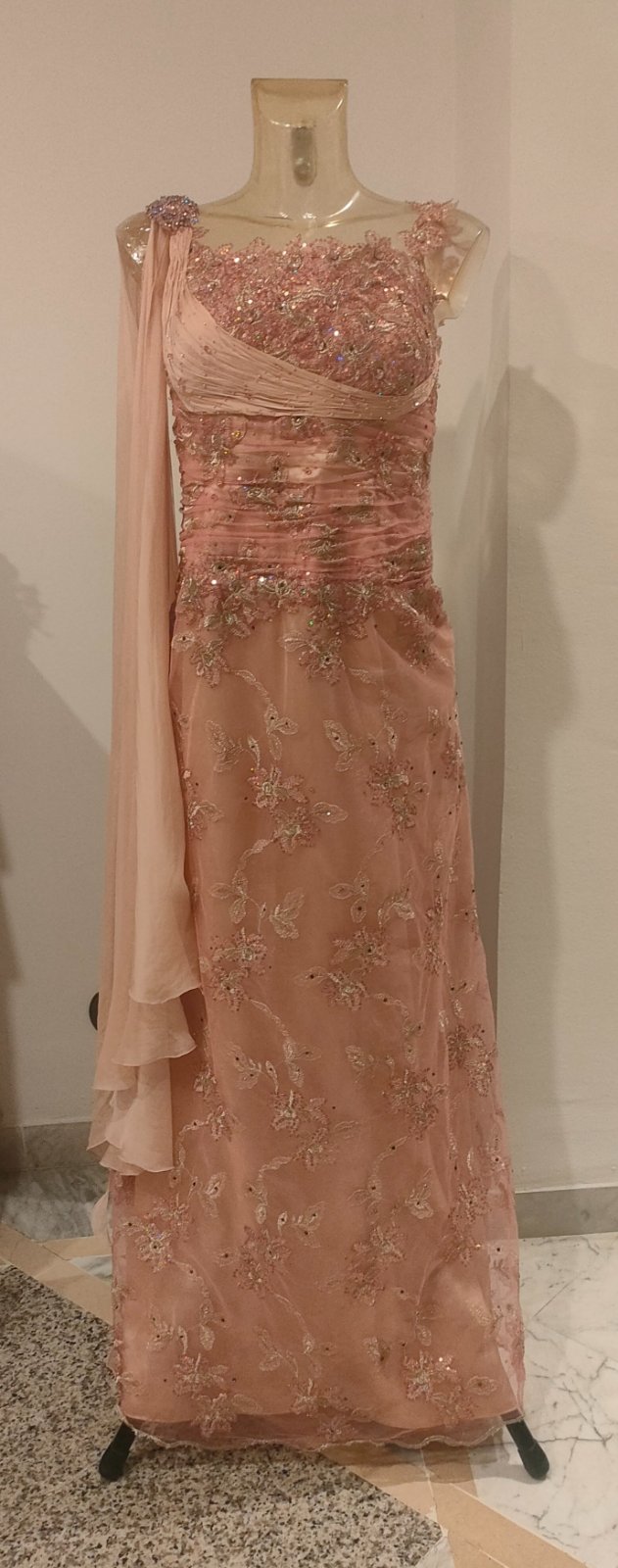 Très belle robe soirée rose poudré 