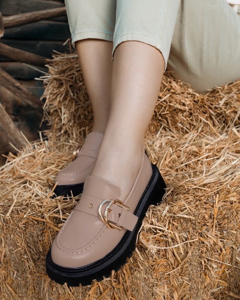 Mocassins beiges à plateforme avec boucle decorative P 38 🤎