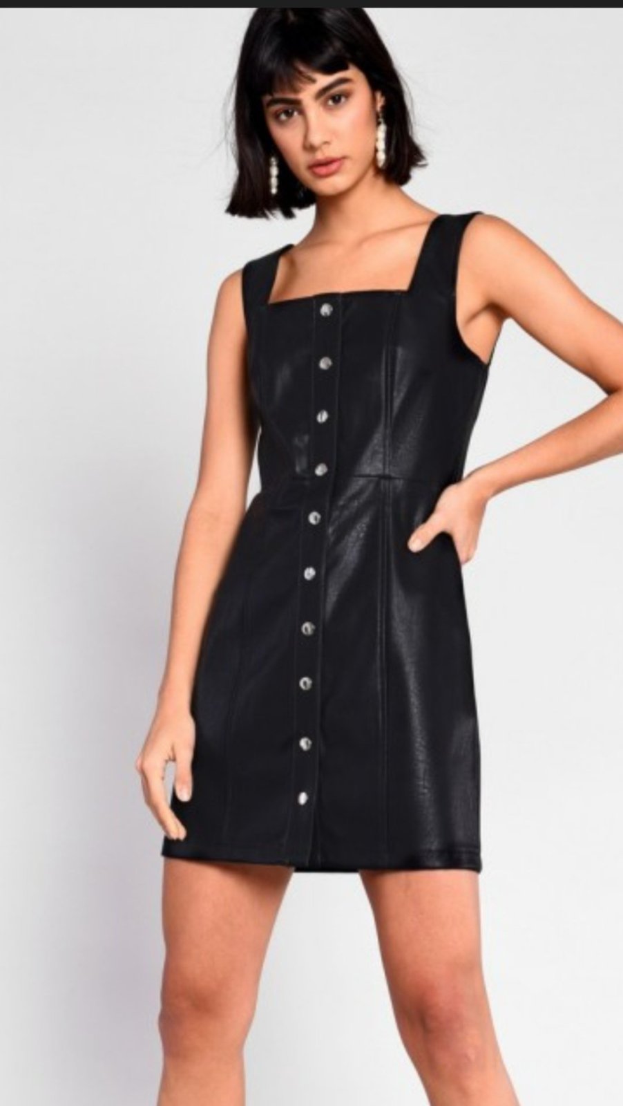 Jolie robe en cuir