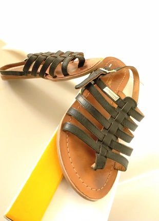 Joli sandale en cuir