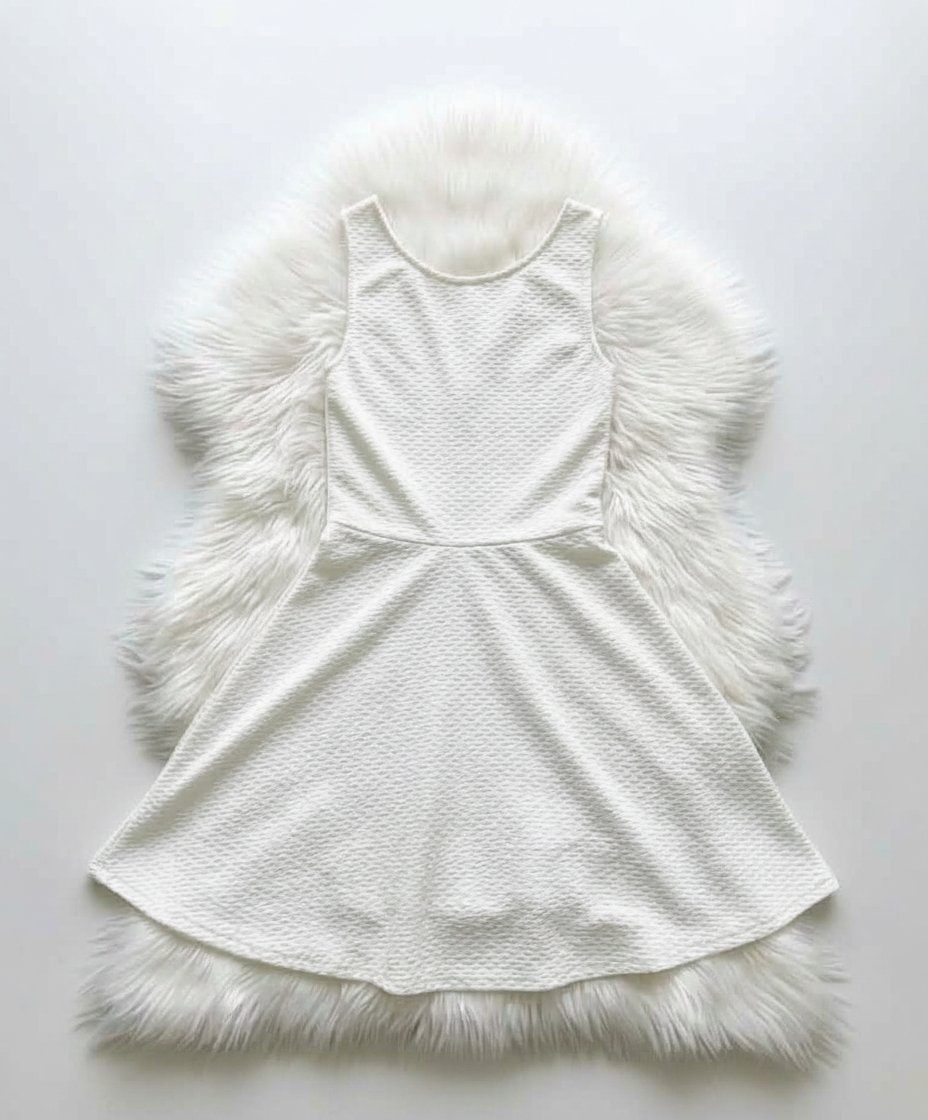 Belle robe ecru pour fillette