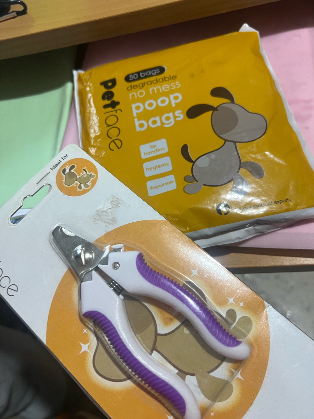 Poop bags + coupe ongles pour chats et chiens