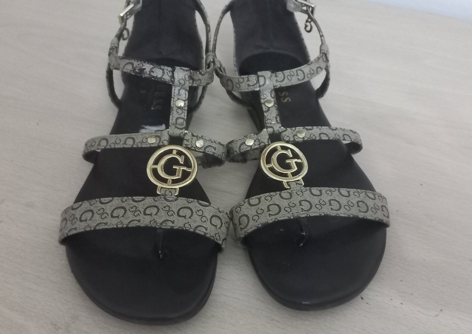 Sandales Guess
