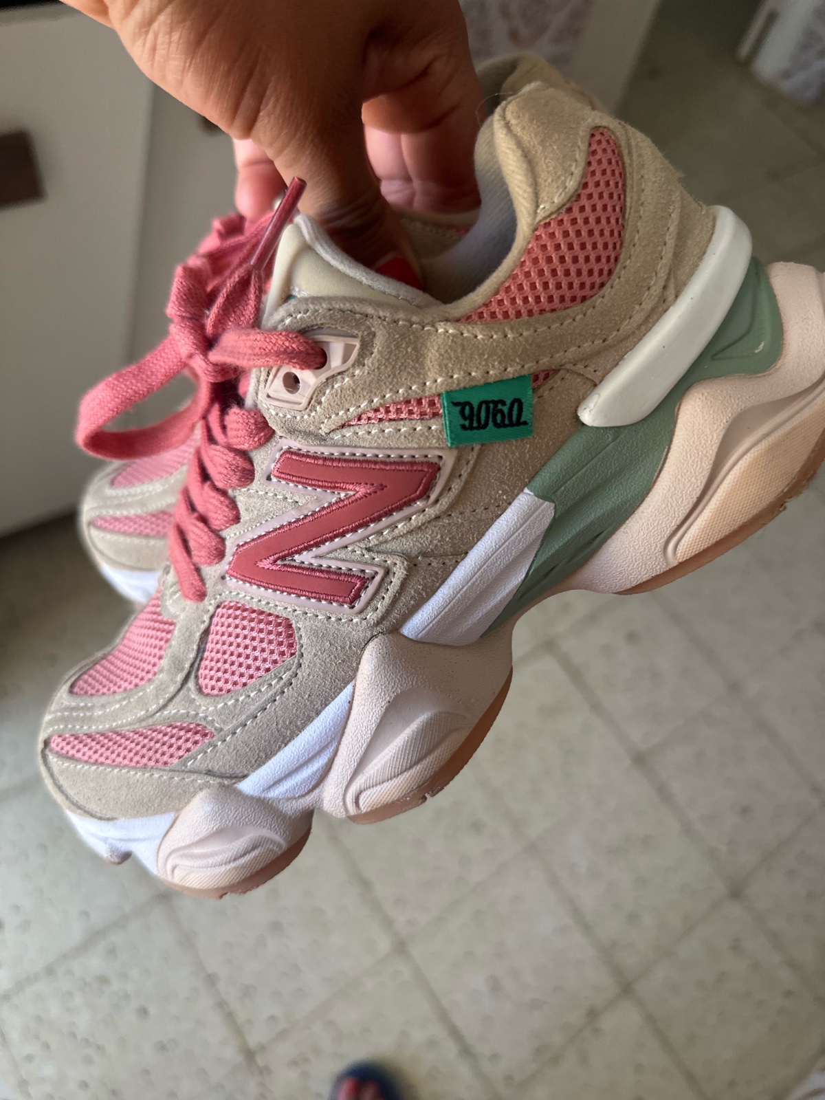 Des baskets pour fillette 34 forsa nthif barcha🤩
