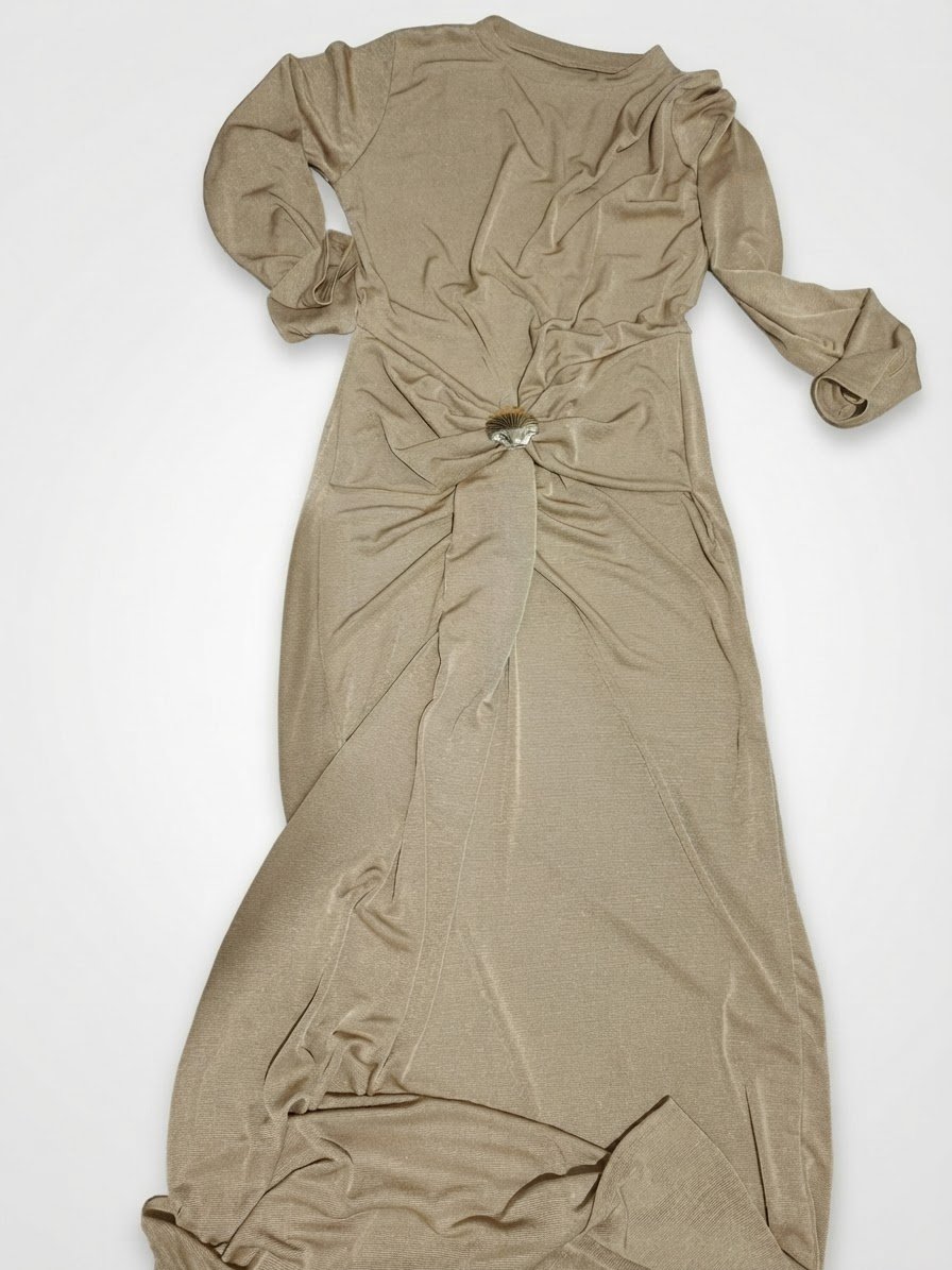 Robe beige elégante 