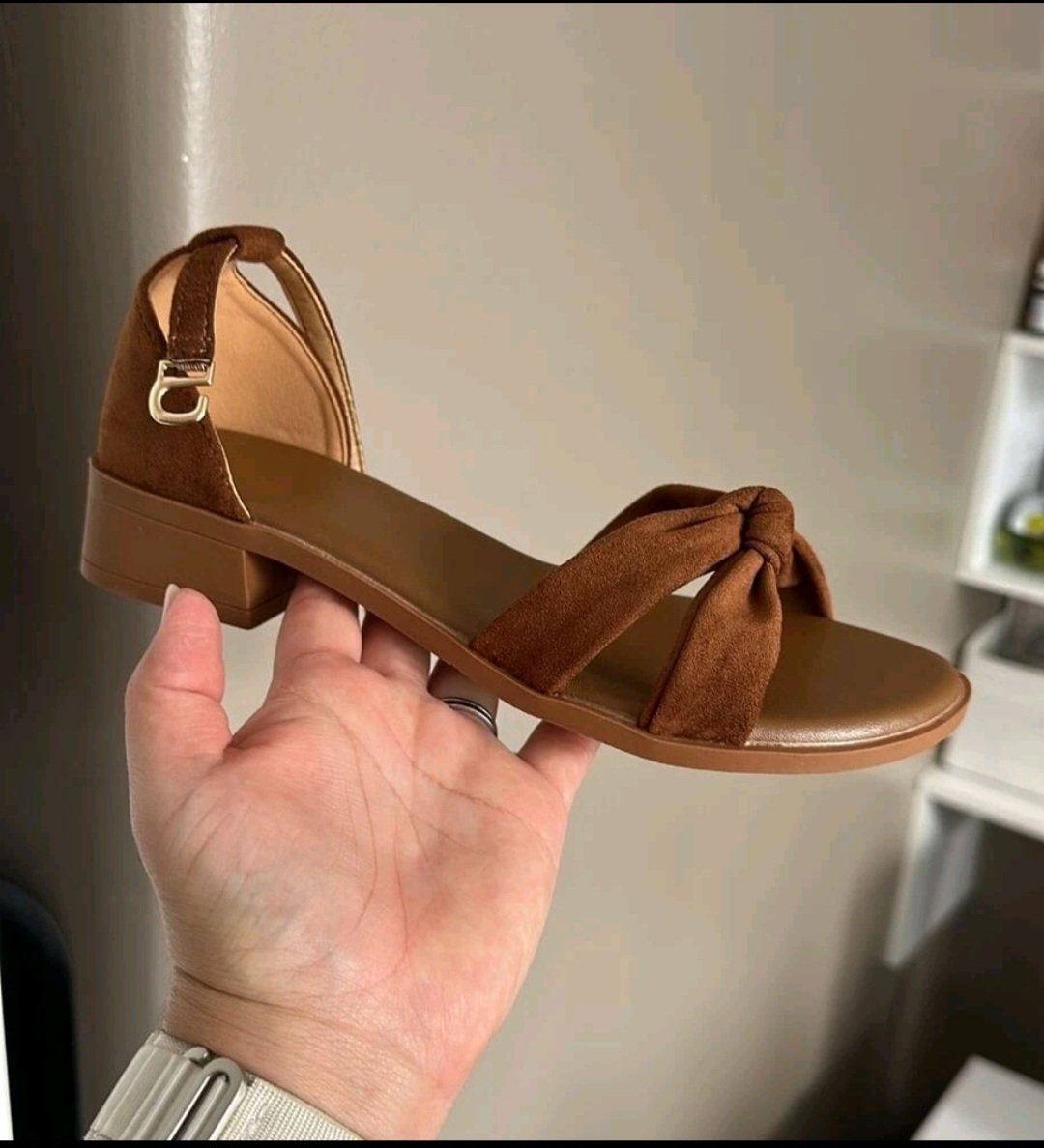 Sandales marron neuves