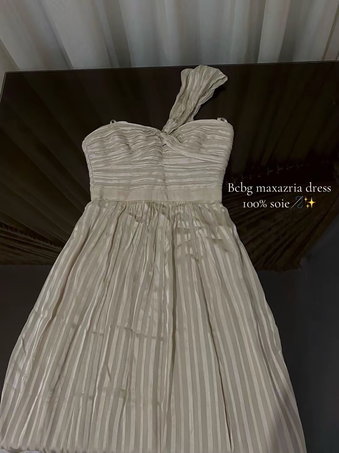 Robe de chez bcbg marque de luxe neuf 100% soie