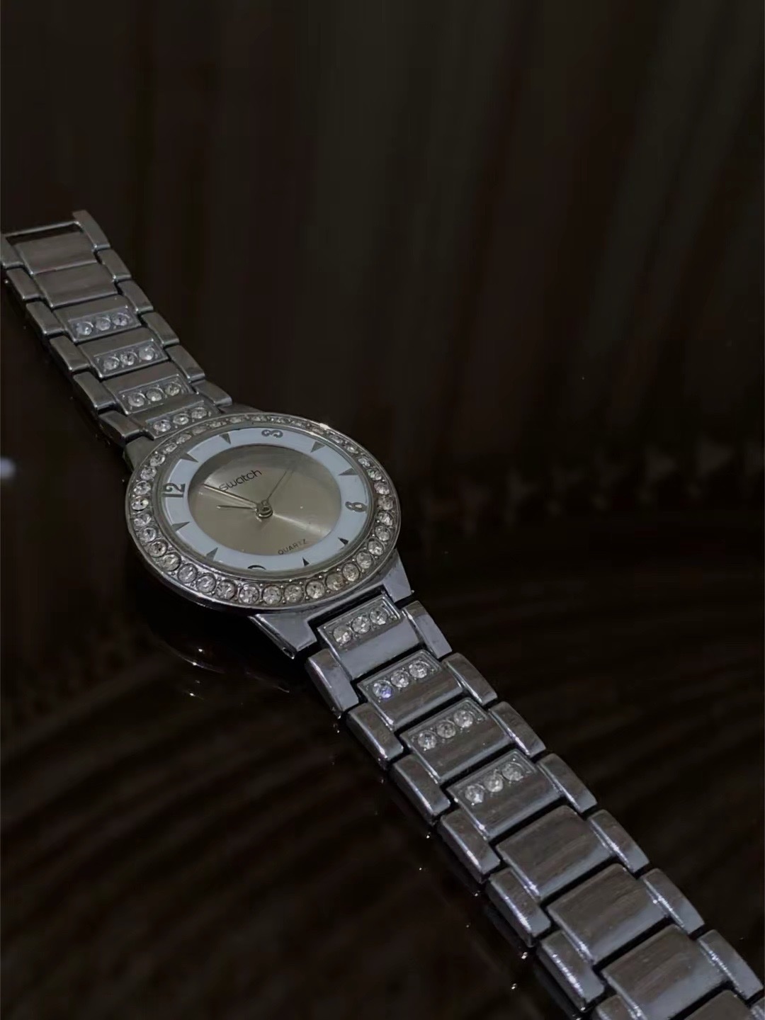 Montre swatch authentique neuf