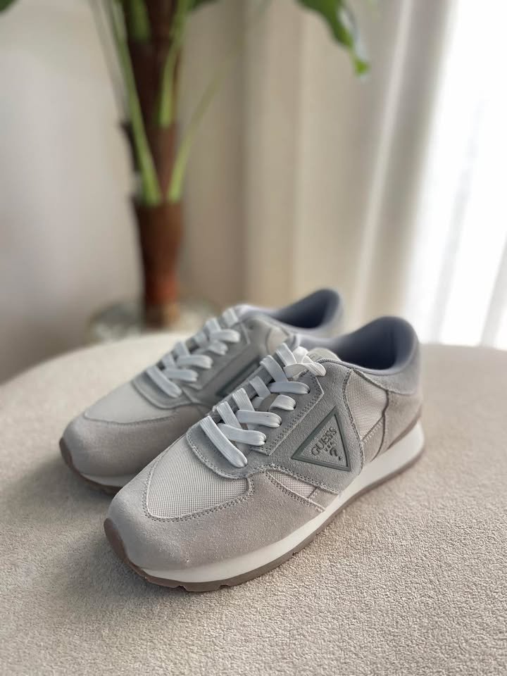 Basket guess neuf