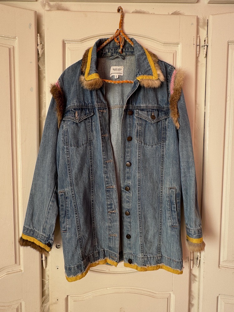 Une très belle veste djean longue personnalisée 