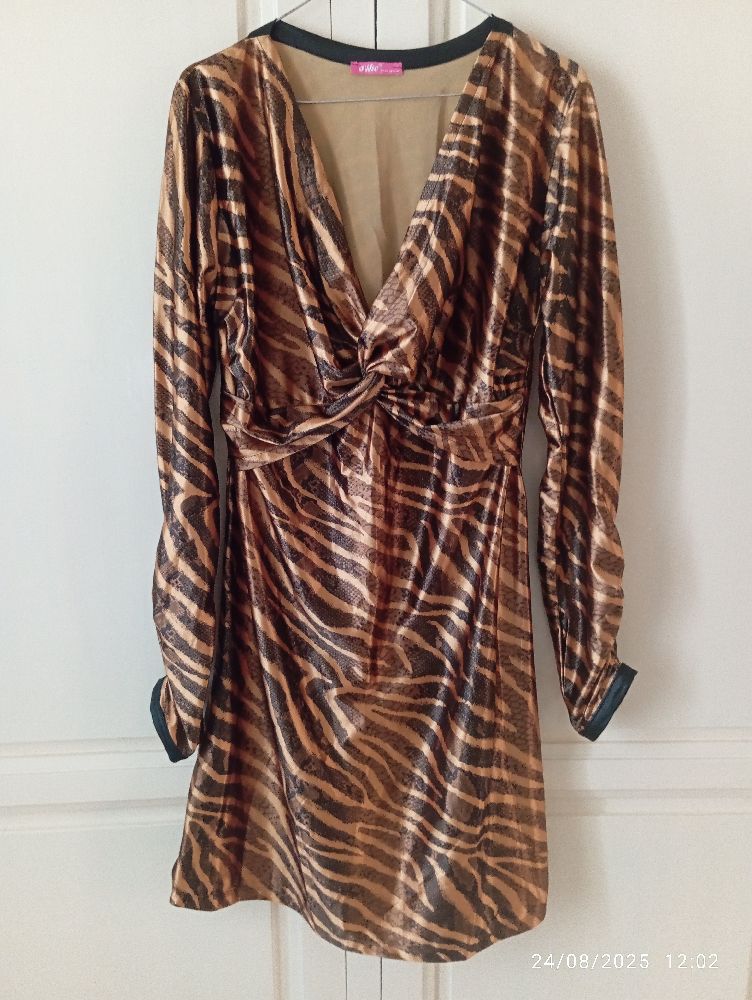 Robe avec manche tigre