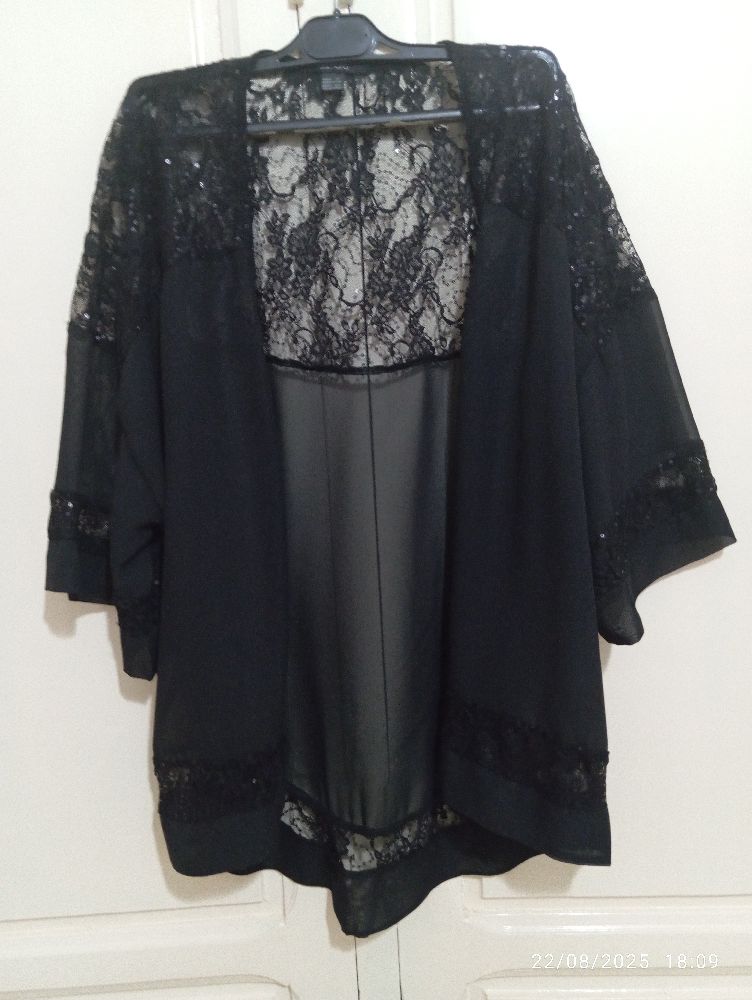 Kimono court noir