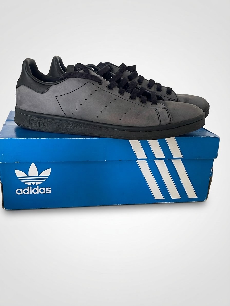 Baskets Adidas couleur Gris pointure 43