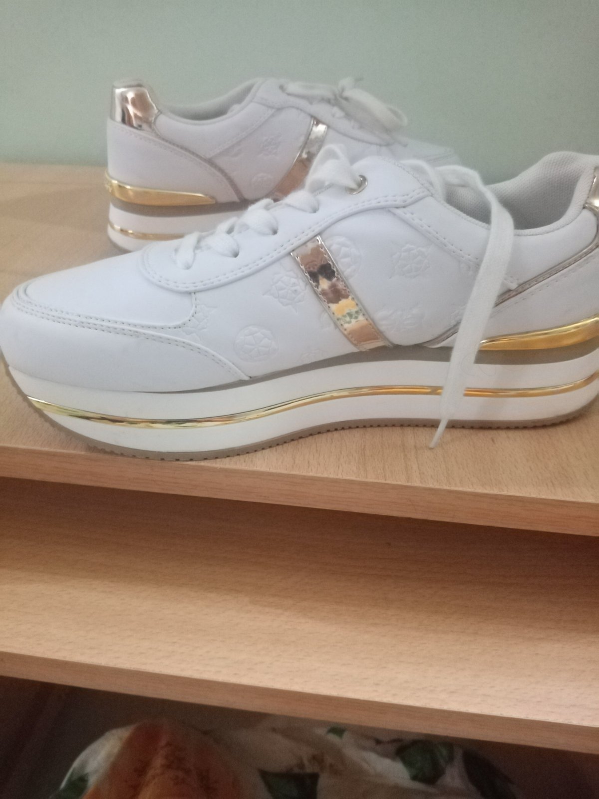 Espadrille Guess taille 39 très bon état 