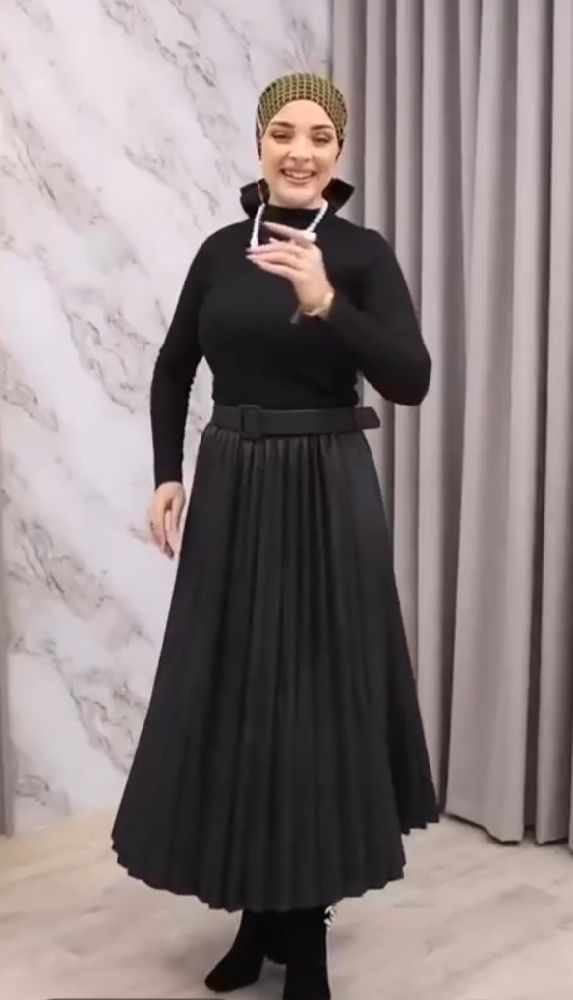 Jupe noir satanée 