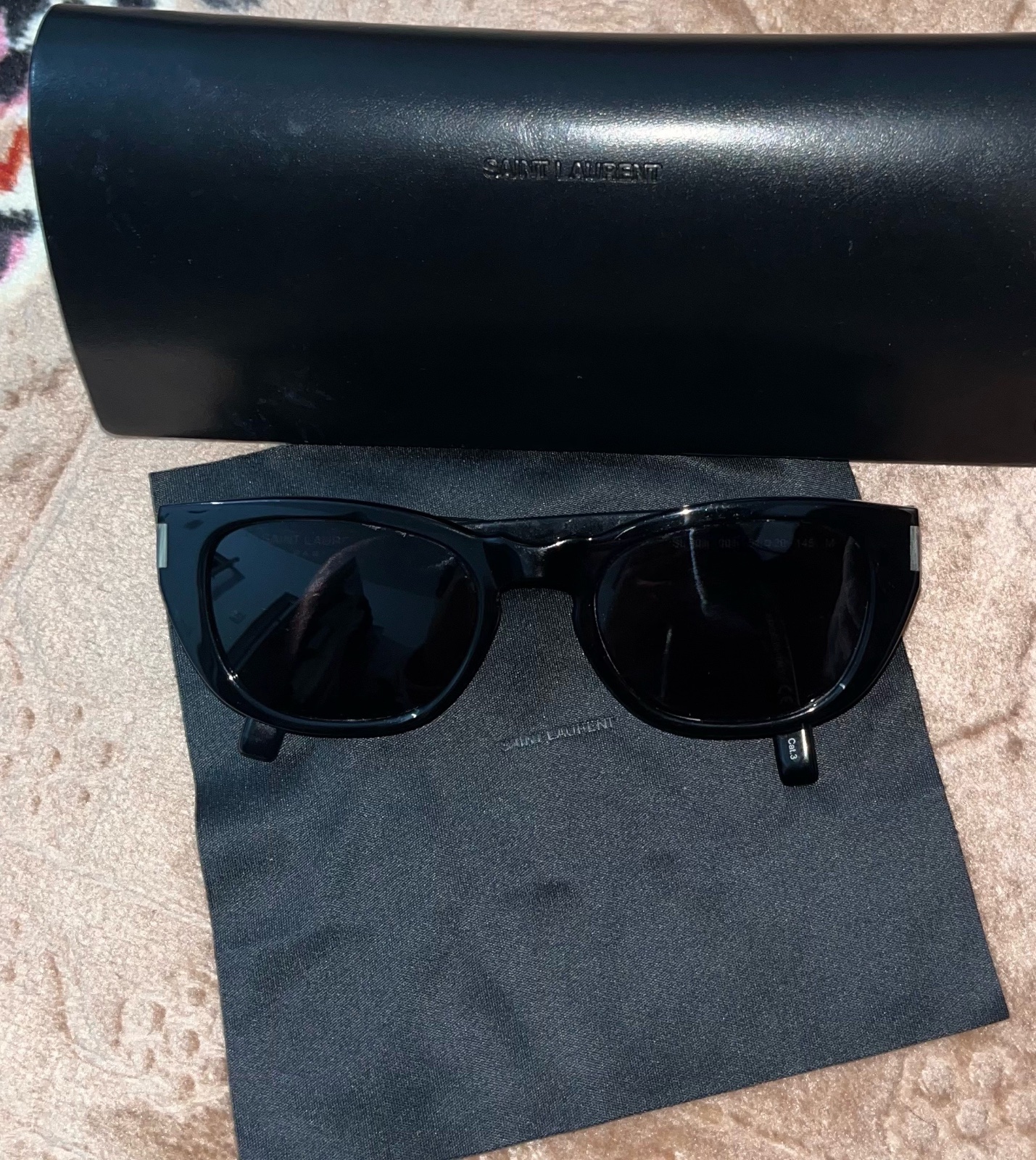 Lunettes de soleil Saint Laurent - Originales & Élégantes